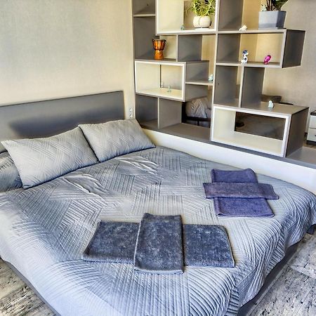 Арт-Де-Львів Apartamento Exterior foto