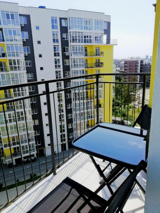 Арт-Де-Львів Apartamento Exterior foto