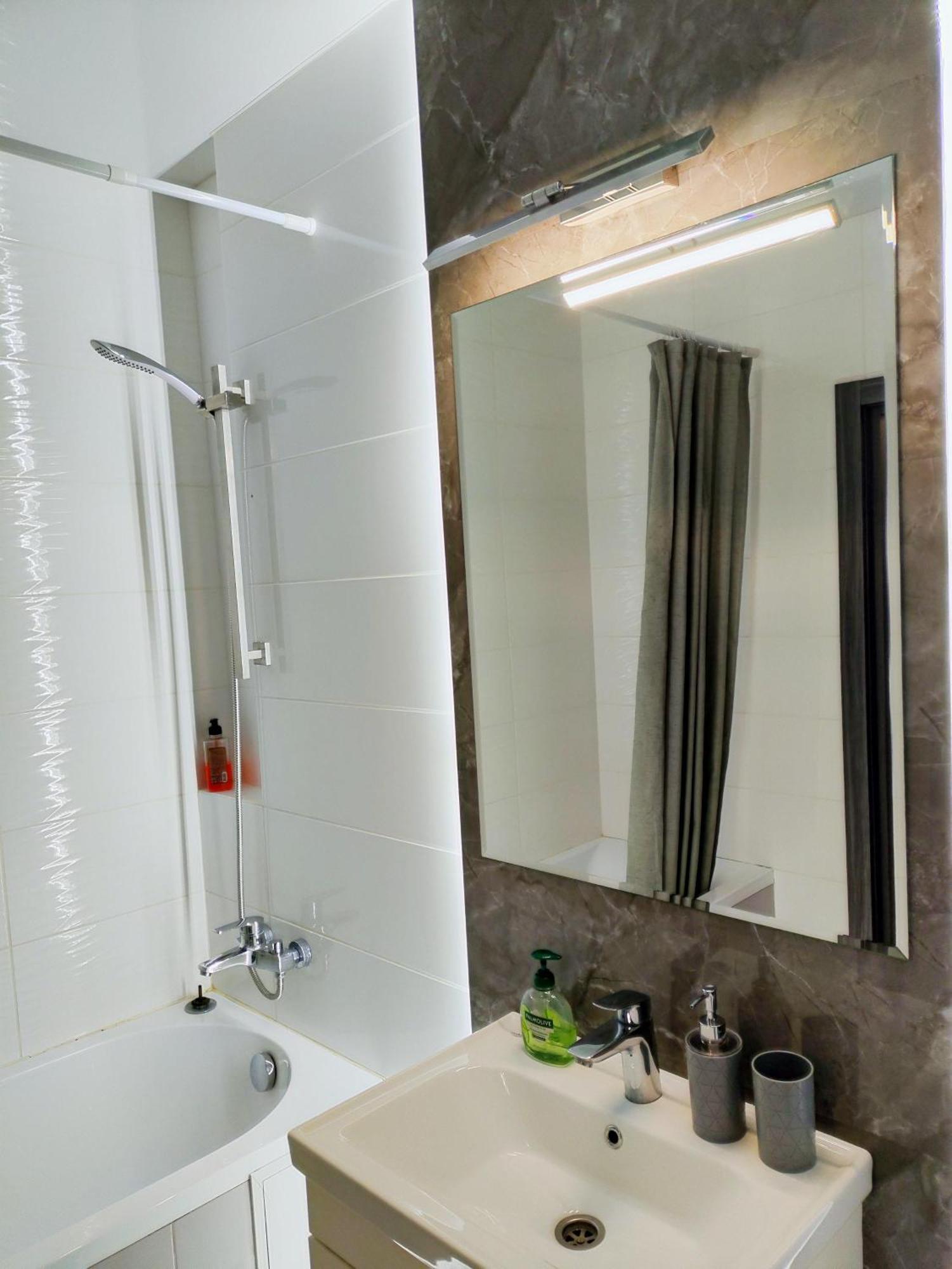 Арт-Де-Львів Apartamento Exterior foto