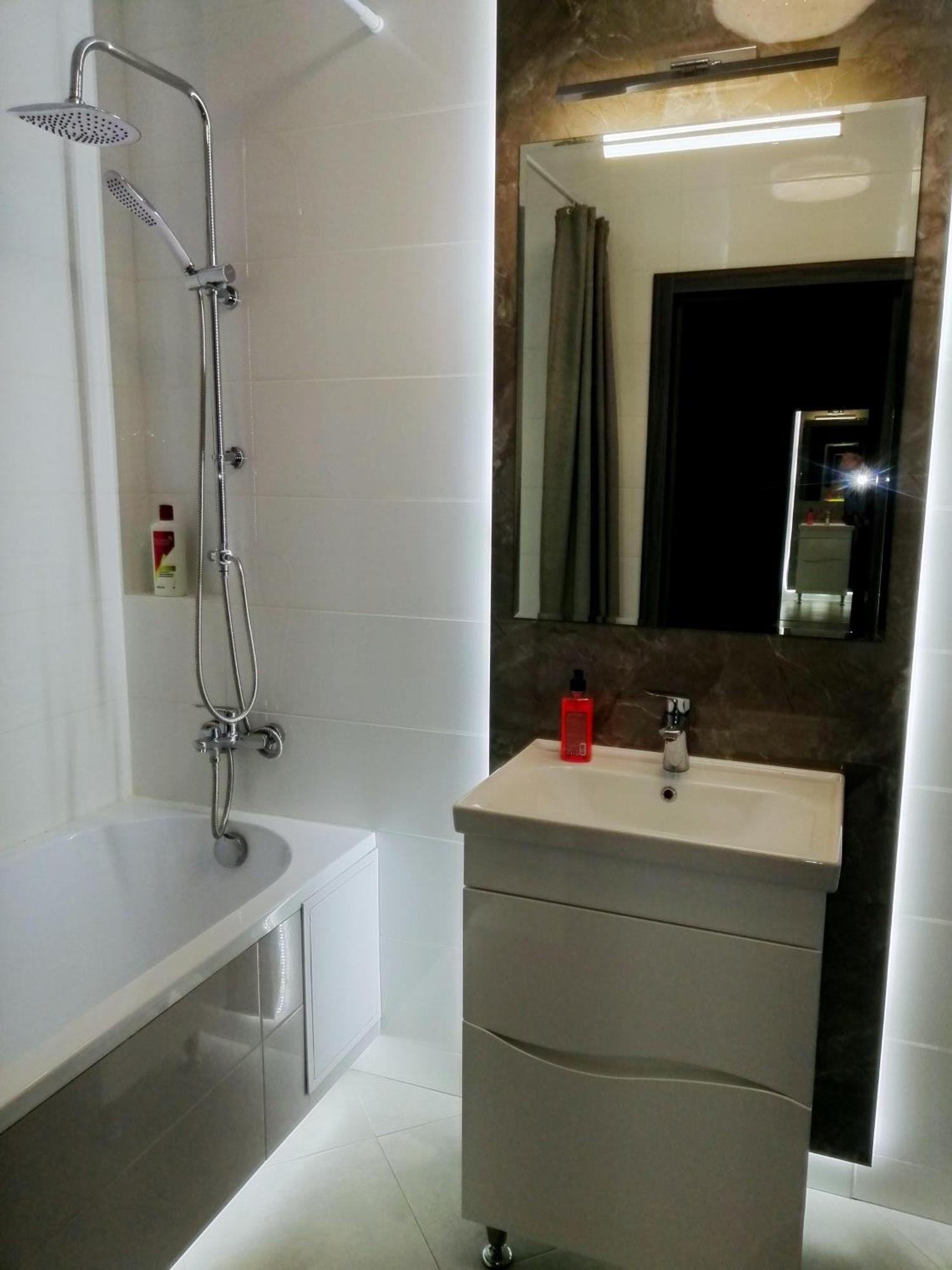 Арт-Де-Львів Apartamento Exterior foto